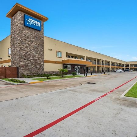 Americas Best Value Inn & Suites Houston At Hwy 6 Exterior foto